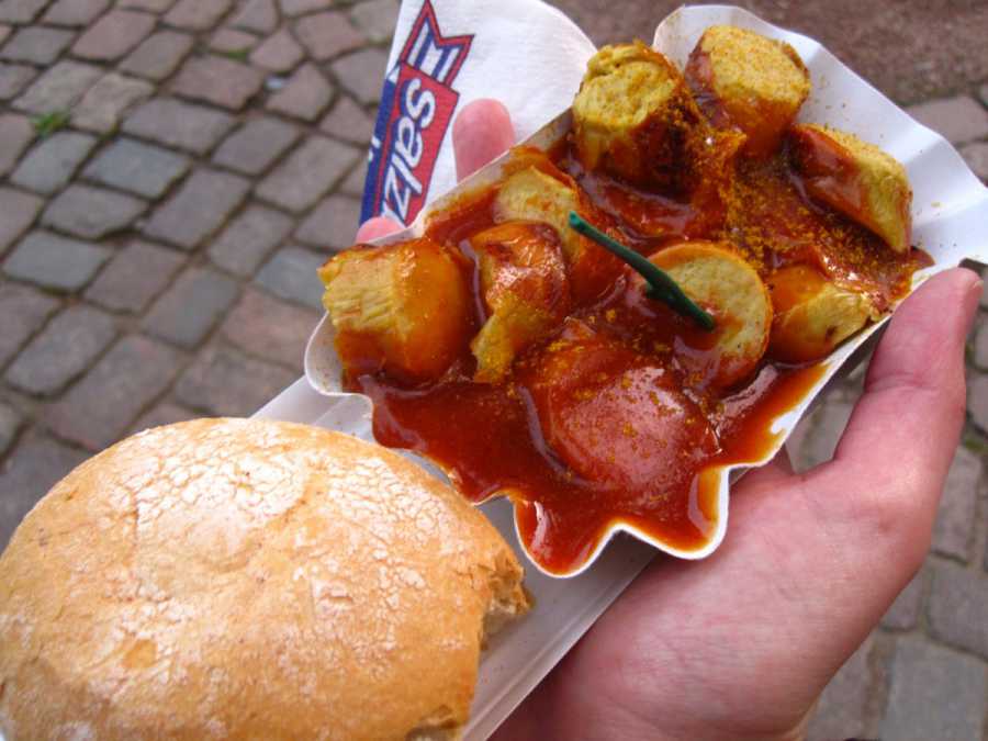 Currywurst A Dish For Sausage Lovers Meet And Eat